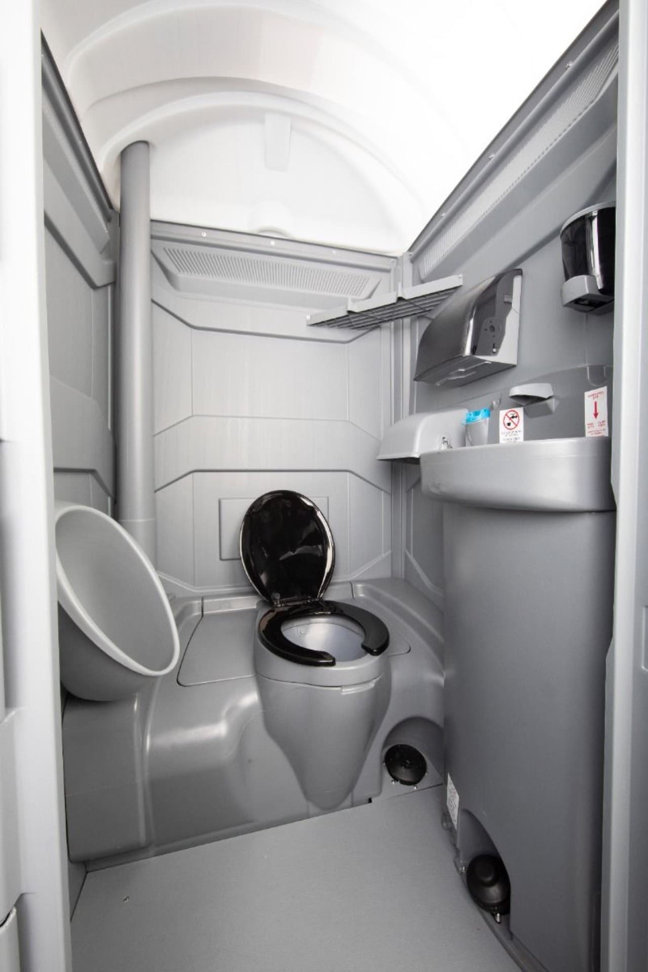 Deluxe Flushable Unit — portable toilet rental in Canada